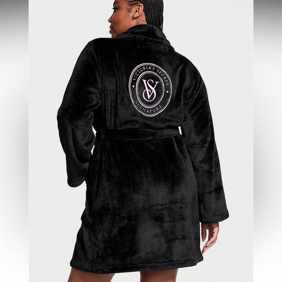 Victoria's Secret Black Plush Robe size XL🖤